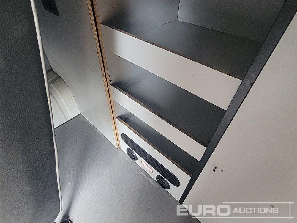 Combi van 2016 Iveco Daily 35S11: picture 25