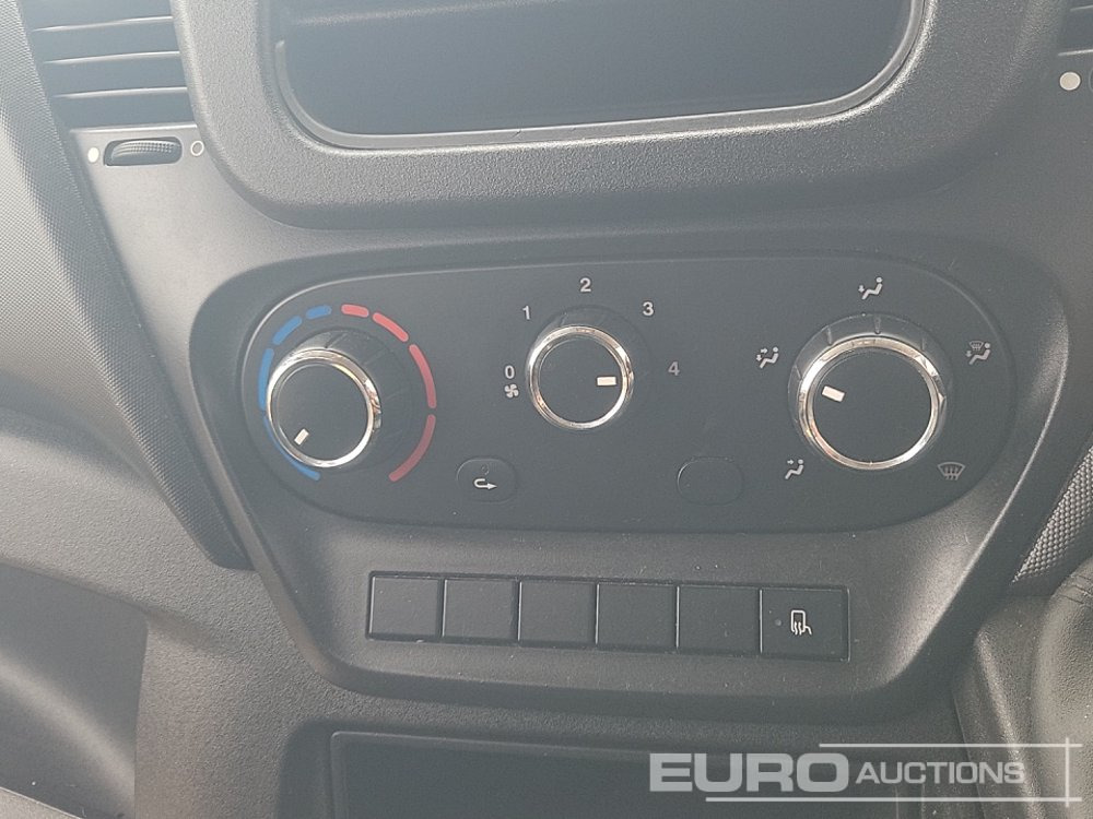 Combi van 2016 Iveco Daily 35S11: picture 40