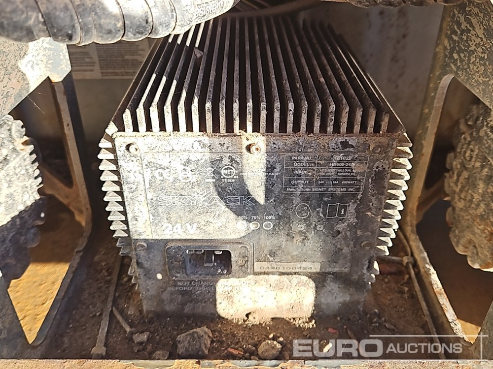 Aerial platform 2017 SkyJack SJ12: picture 13