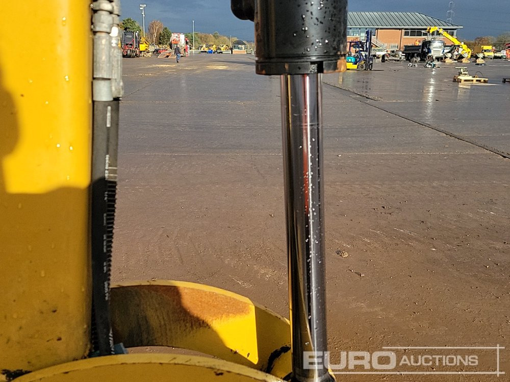 Mini excavator 2018 CAT 305E2: picture 28