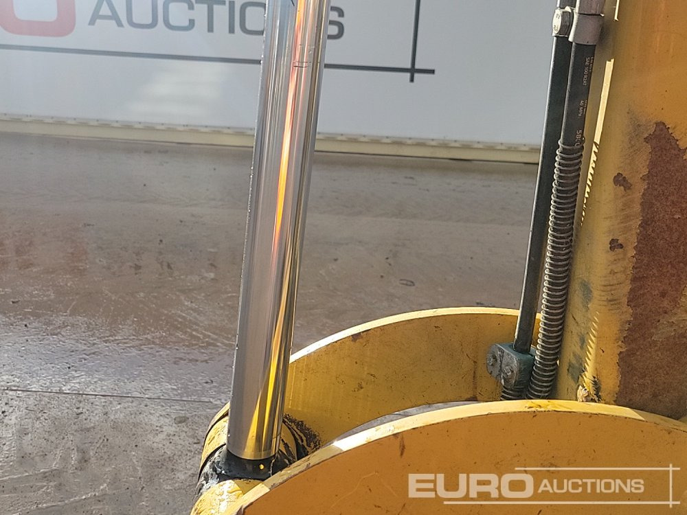 Mini excavator 2018 CAT 305E2: picture 32