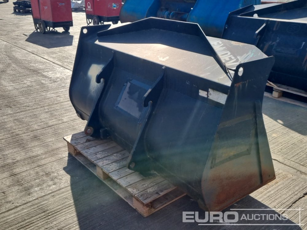 2018 JCB 74" Loading Bucket to suit Wheeled Loader - Bucket: picture 5 2018 JCB 74" Loading Bucket to suit Wheeled Loader - Bucket: picture 5