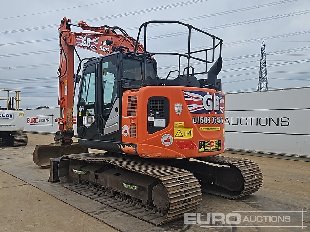 2019 Hitachi ZX135US-6 - Crawler excavator: picture 3 2019 Hitachi ZX135US-6 - Crawler excavator: picture 3