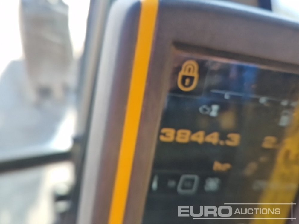 Crawler excavator 2019 JCB JS131LC: picture 48