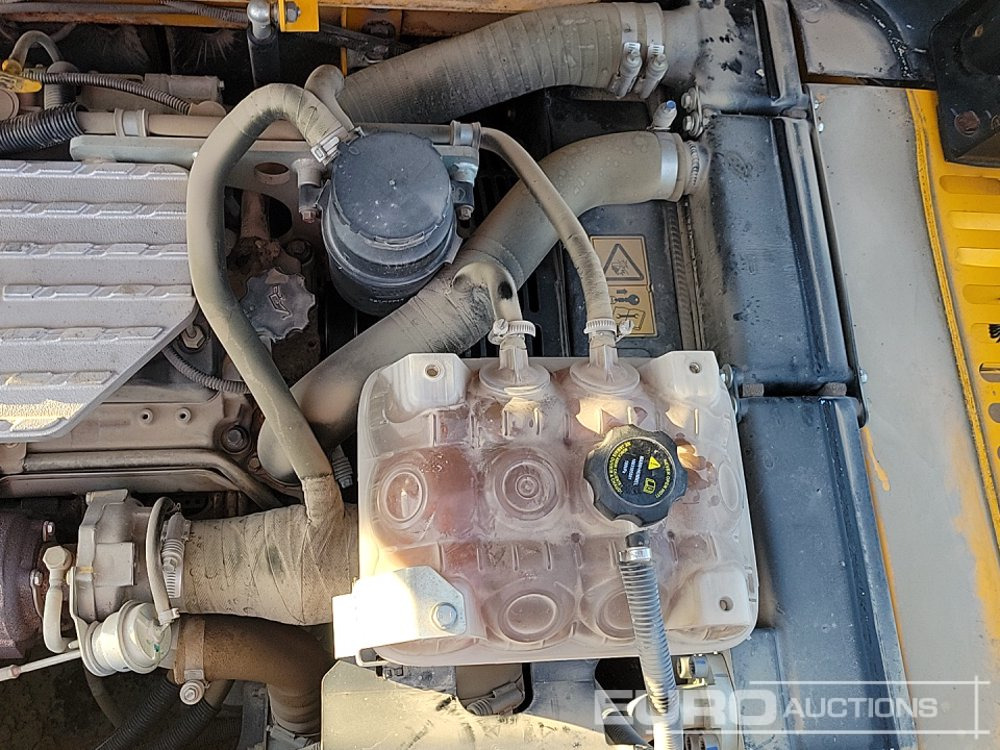 Crawler excavator 2019 JCB JS131LC: picture 40