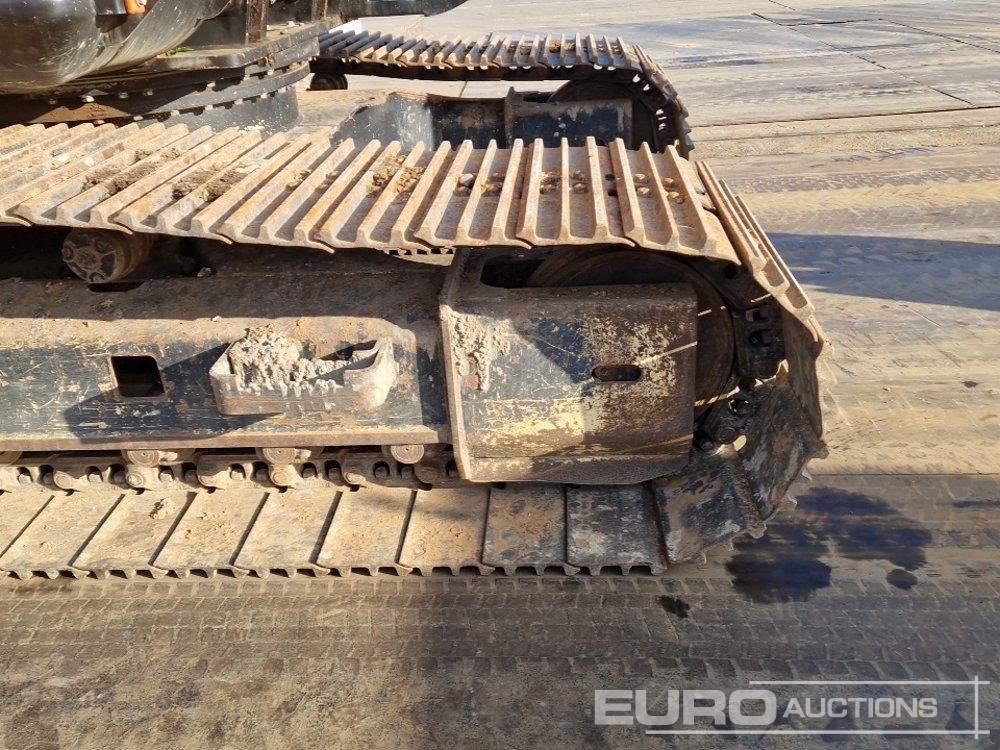 Crawler excavator 2019 JCB JS131LC: picture 15