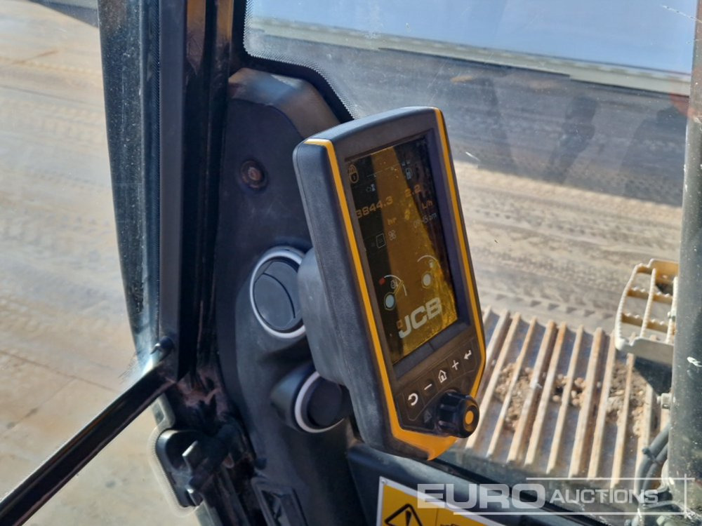 Crawler excavator 2019 JCB JS131LC: picture 47