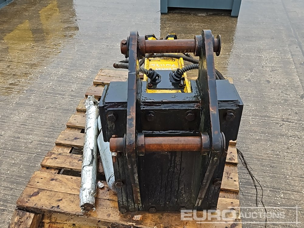 2020 Hydraulic Breaker 45mm Pin to suit Backhoe Loader - Hydraulic hammer: picture 4 2020 Hydraulic Breaker 45mm Pin to suit Backhoe Loader - Hydraulic hammer: picture 4