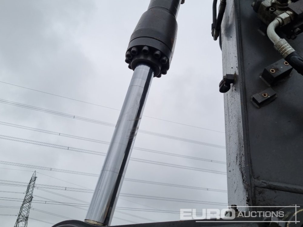 Crawler excavator 2020 Volvo EC140LC: picture 32