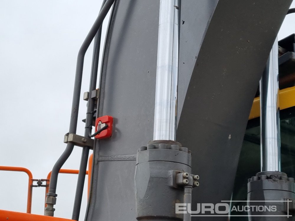 Crawler excavator 2020 Volvo EC140LC: picture 35