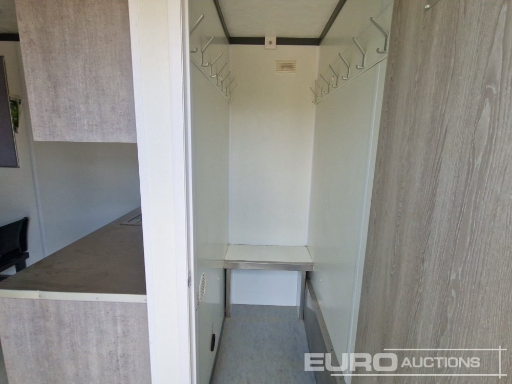 Shipping container 22' x 9' Welfare Unit, Stephill SSD6000VV2 6kVA Generator (Cannot Be Reconsigned): picture 10