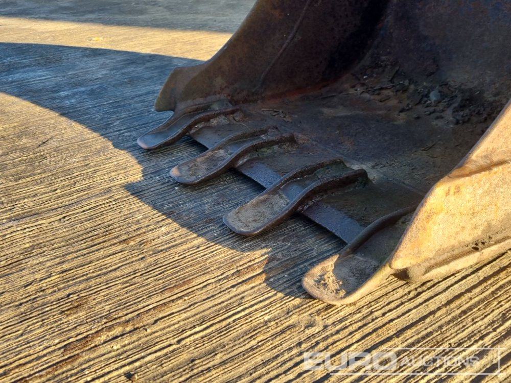 Bucket 24" Digging Bucket 30mm Pin to suit Mini Excavator: picture 9