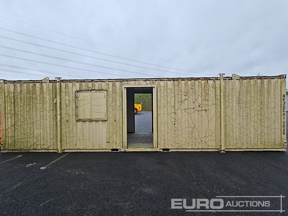 30' x 9' Containerised Office (Cannot Be Reconsigned) - Shipping container: picture 4 30' x 9' Containerised Office (Cannot Be Reconsigned) - Shipping container: picture 4