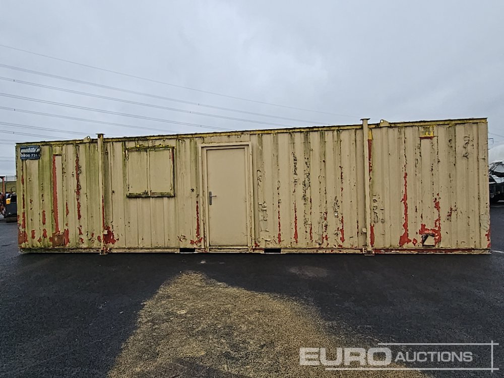 30' x 9' Containerised Office (Cannot Be Reconsigned) - Shipping container: picture 4 30' x 9' Containerised Office (Cannot Be Reconsigned) - Shipping container: picture 4