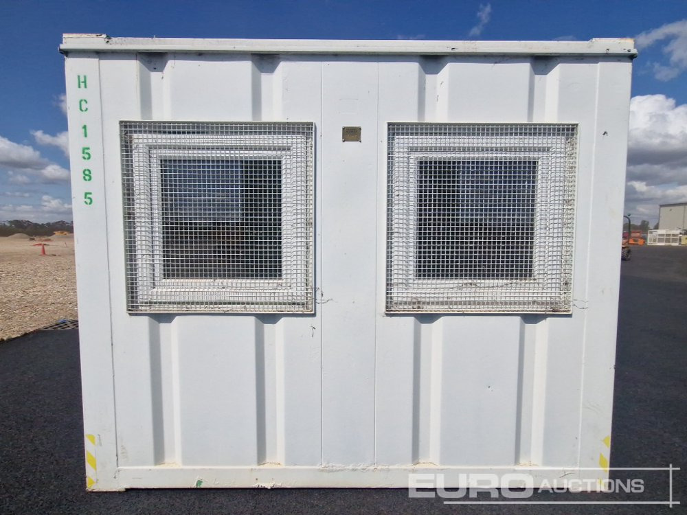 32' x 10' Office (Cannot Be Reconsigned) - Shipping container: picture 4 32' x 10' Office (Cannot Be Reconsigned) - Shipping container: picture 4