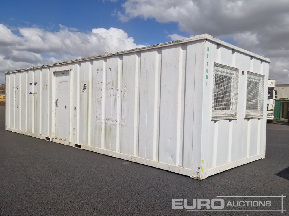 32' x 10' Office (Cannot Be Reconsigned) - Shipping container: picture 3 32' x 10' Office (Cannot Be Reconsigned) - Shipping container: picture 3