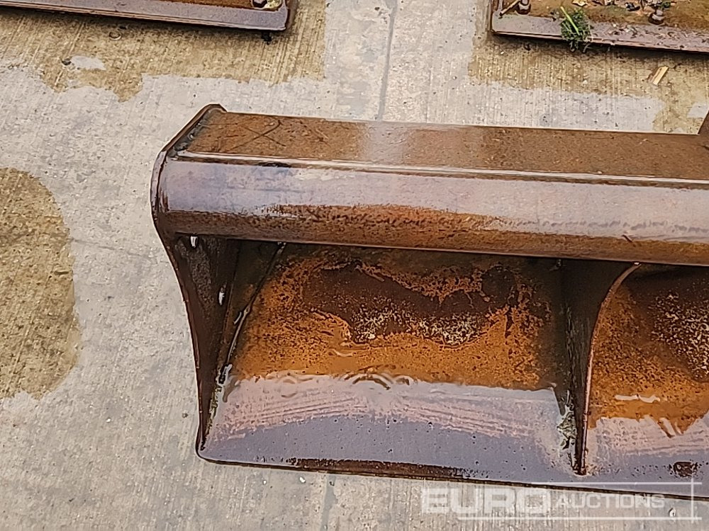 Bucket 72" Ditching Bucket 45mm Pin to suit 4-6 Ton Excavator: picture 6