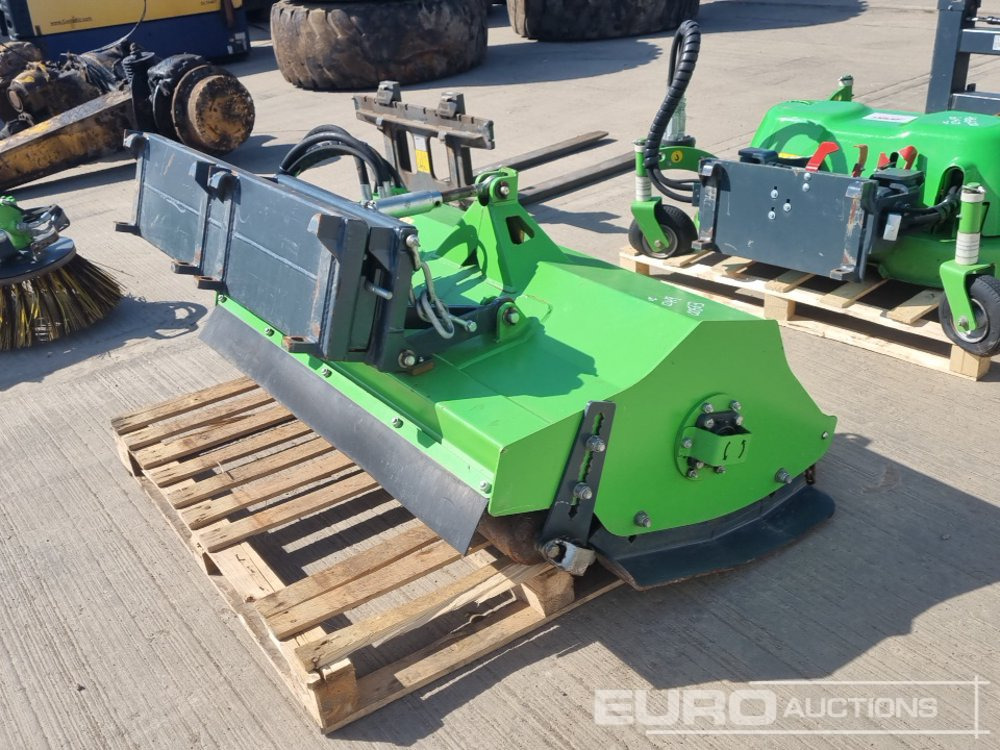2018 Avant Hydraulic Flail Mower to suit Compact Wheeled Loader - Agricultural machinery: picture 5 2018 Avant Hydraulic Flail Mower to suit Compact Wheeled Loader - Agricultural machinery: picture 5