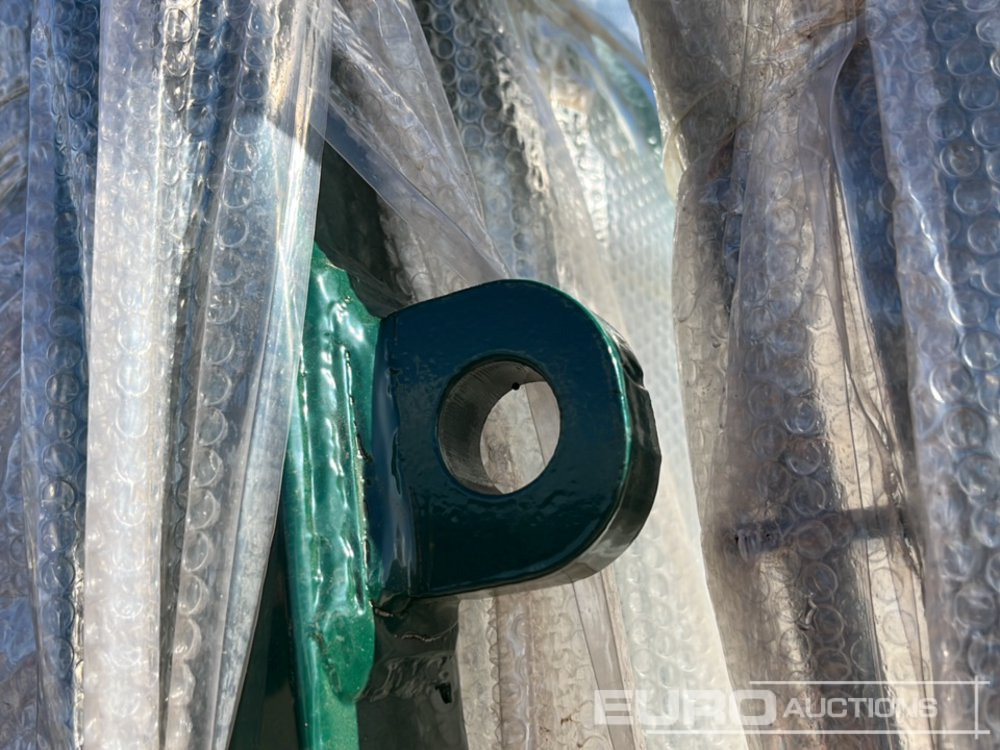 Agricultural machinery 4m x 2.3m Heavy Duty Galvanized Powder Coated Gate (2 of), 100mm x 100mm Post (2 of), Assembly Kit (Green): picture 18