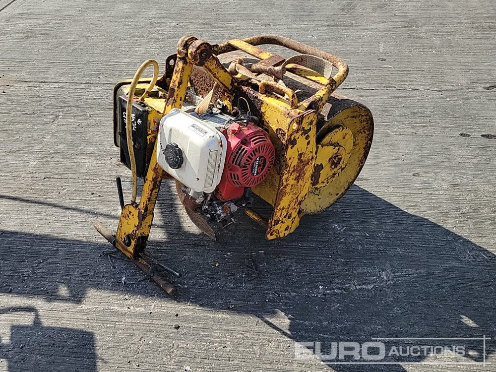 Bomag Single Drum Petrol Vibrating Pedestrian Roller - Asphalt machine: picture 5 Bomag Single Drum Petrol Vibrating Pedestrian Roller - Asphalt machine: picture 5