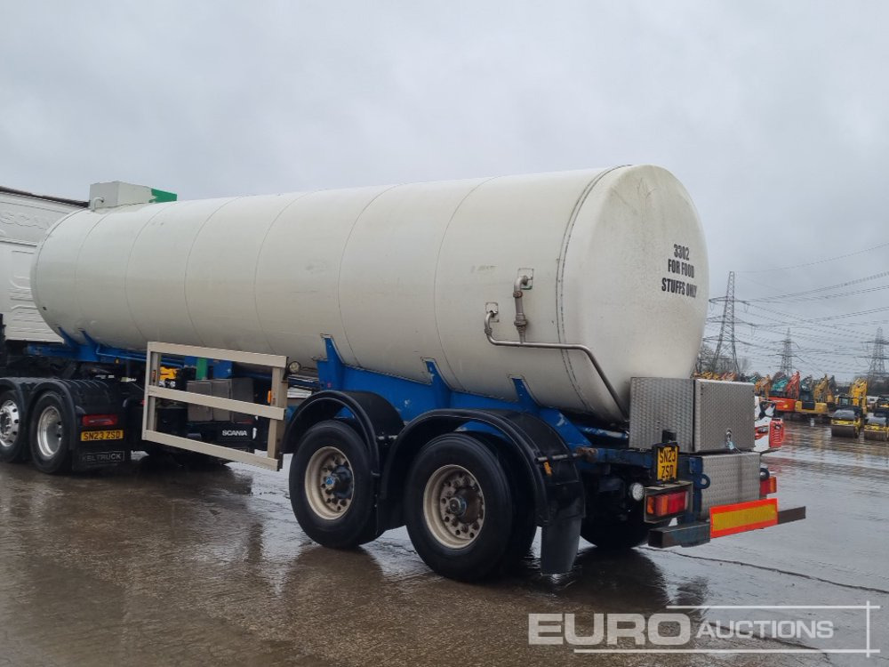 Clayton Twin Axle Tanker Trailer, Rear Steer, Stainless Steel Tank (Plating Certificate Available) - Tanker semi-trailer: picture 3 Clayton Twin Axle Tanker Trailer, Rear Steer, Stainless Steel Tank (Plating Certificate Available) - Tanker semi-trailer: picture 3