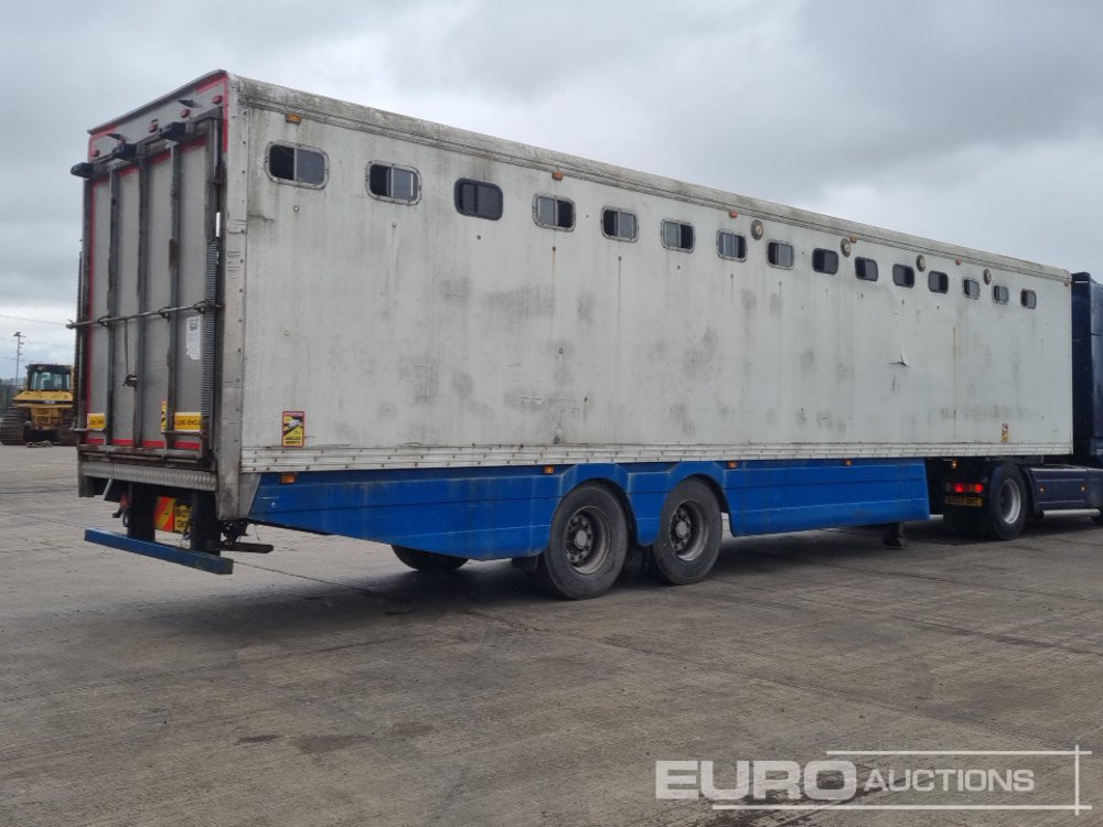 Don-Bur Twin Axle Horse Trailer - Dropside/ Flatbed semi-trailer: picture 5 Don-Bur Twin Axle Horse Trailer - Dropside/ Flatbed semi-trailer: picture 5