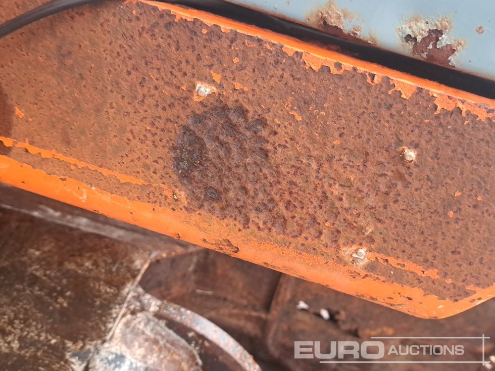 Mini excavator Hitachi EX60: picture 37 Mini excavator Hitachi EX60: picture 37