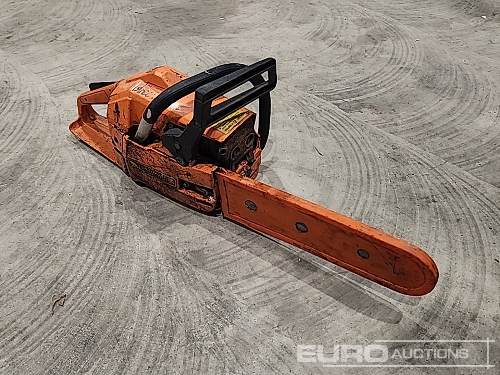 Husqvarna Petrol Chansaw - Garage equipment: picture 2 Husqvarna Petrol Chansaw - Garage equipment: picture 2