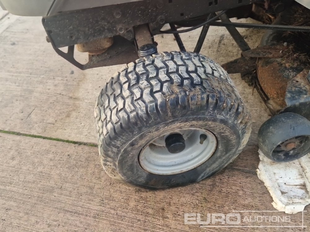 Husqvarna Petrol Ride on Lawnmower (Non Runner) - Garden mower: picture 5 Husqvarna Petrol Ride on Lawnmower (Non Runner) - Garden mower: picture 5