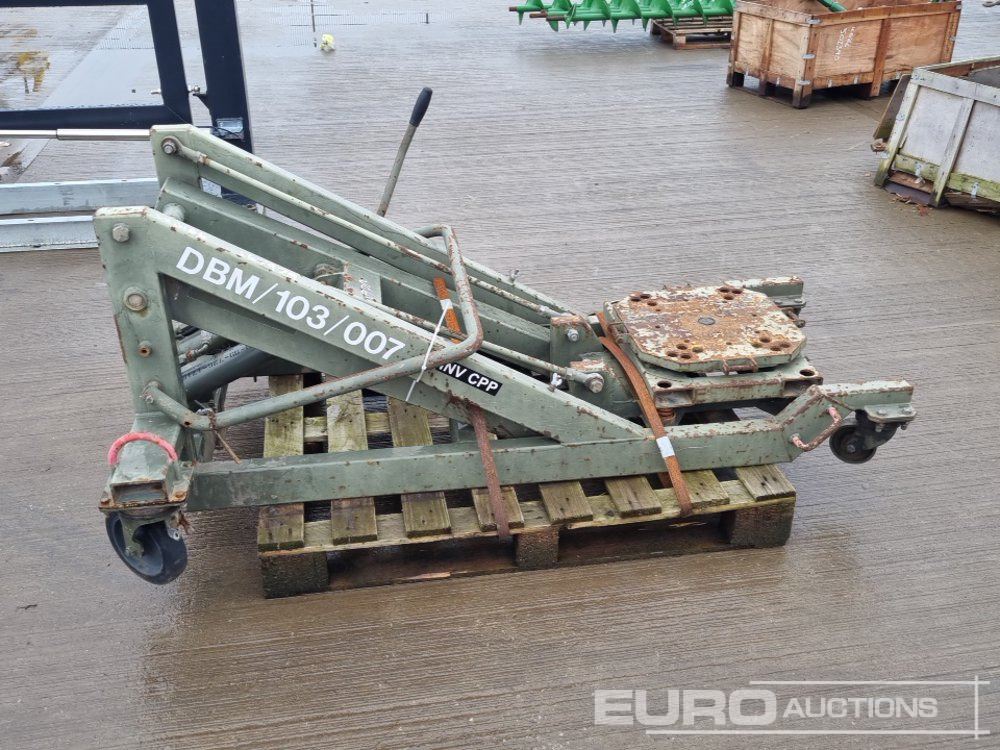 Carlisle Engineering Hydraulic Trolley Lift - Material handling equipment: picture 2 Carlisle Engineering Hydraulic Trolley Lift - Material handling equipment: picture 2