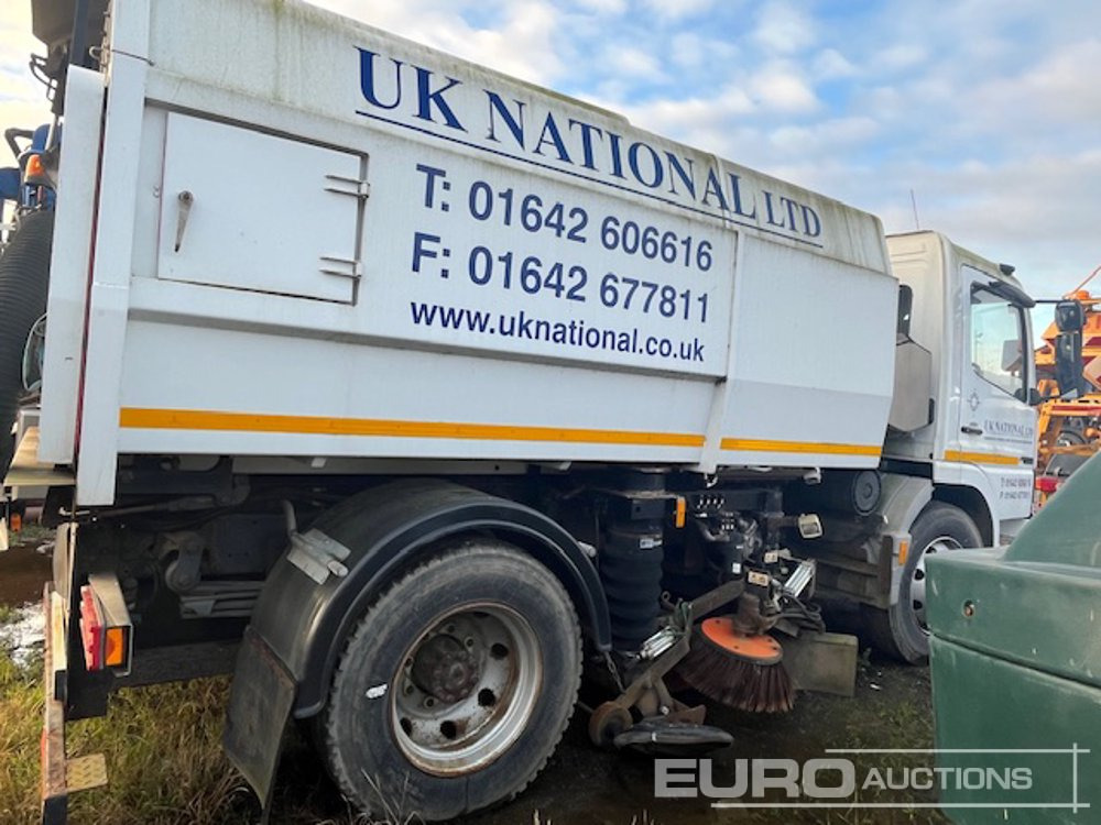 Mercedes Atego 1518 - Road sweeper: picture 4 Mercedes Atego 1518 - Road sweeper: picture 4