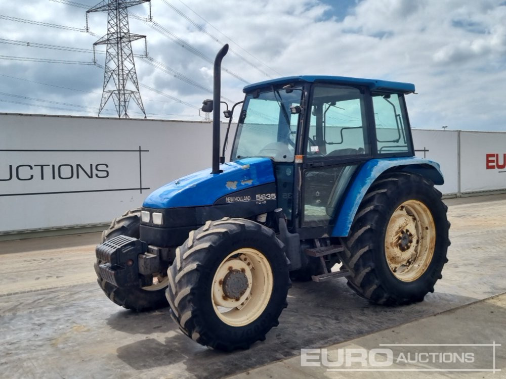New Holland 5635 - Farm tractor: picture 1 New Holland 5635 - Farm tractor: picture 1