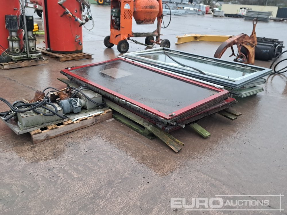 Pallet of Pallet of Glass Doors & Controls (3 of) - Construction equipment: picture 4 Pallet of Pallet of Glass Doors & Controls (3 of) - Construction equipment: picture 4