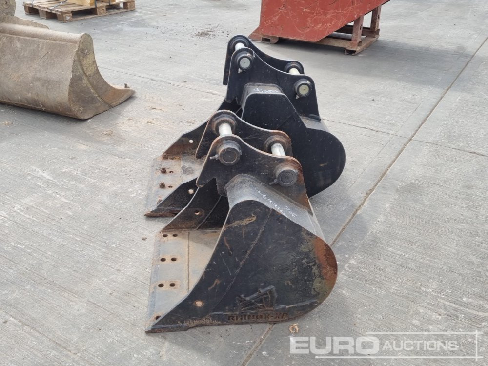 Rhinox 24", 24" Digging Bucket 45-50mm Pin to suit 4-8 Ton Excavator - Bucket: picture 2 Rhinox 24", 24" Digging Bucket 45-50mm Pin to suit 4-8 Ton Excavator - Bucket: picture 2