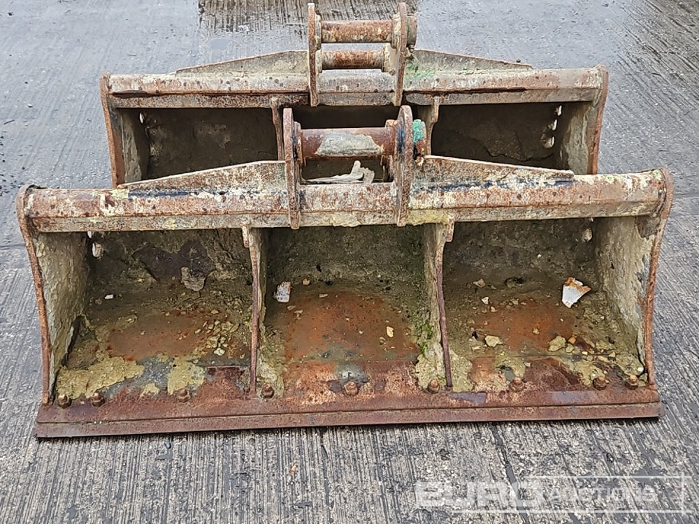 Rhinox 60", 60" Ditching Bucket 60mm Pin to suit 10-12 Ton Excavator - Bucket: picture 2 Rhinox 60", 60" Ditching Bucket 60mm Pin to suit 10-12 Ton Excavator - Bucket: picture 2