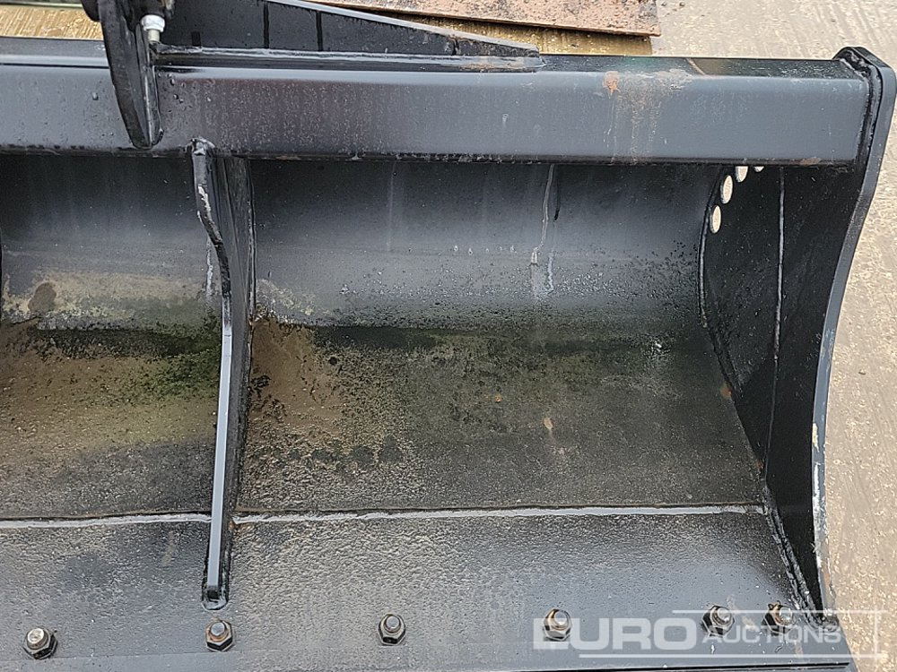 New Bucket Rhinox 72" Ditching Bucket 50mm Pin to suit 6-8 Ton Excavator: picture 11