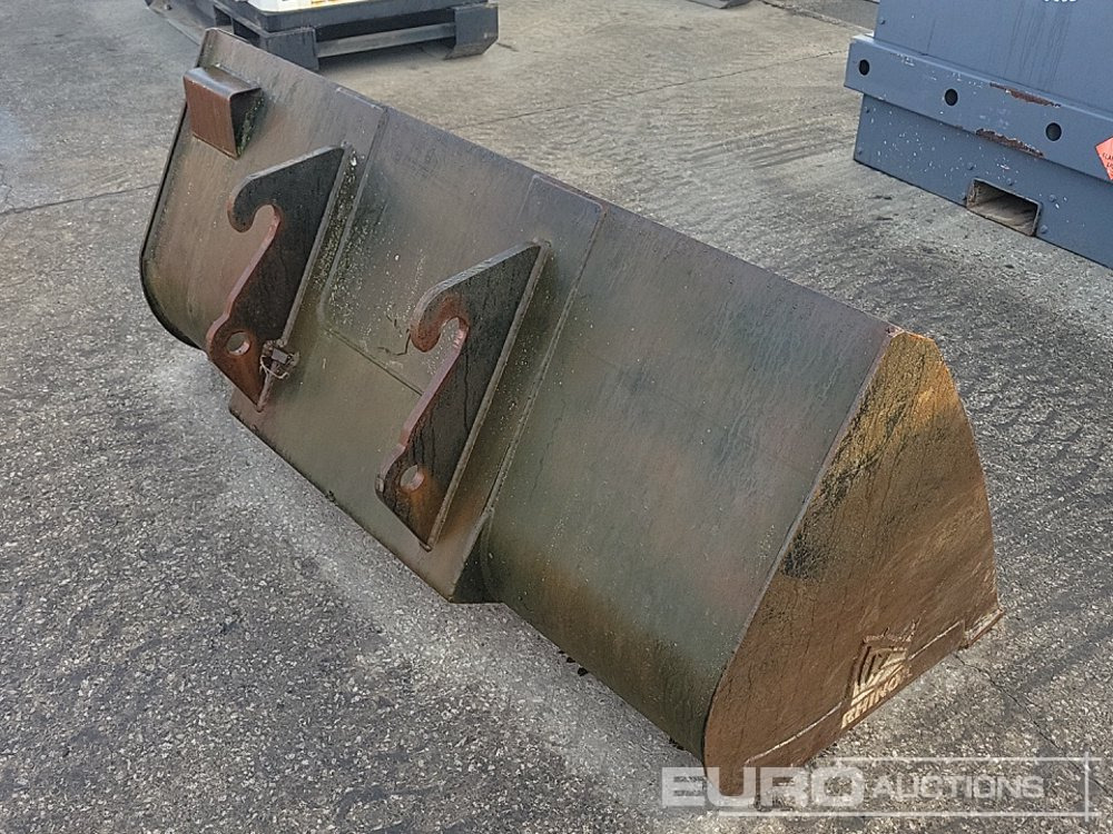 Rhinox 74" Loading Bucket to suit Telehandler - Bucket: picture 5 Rhinox 74" Loading Bucket to suit Telehandler - Bucket: picture 5