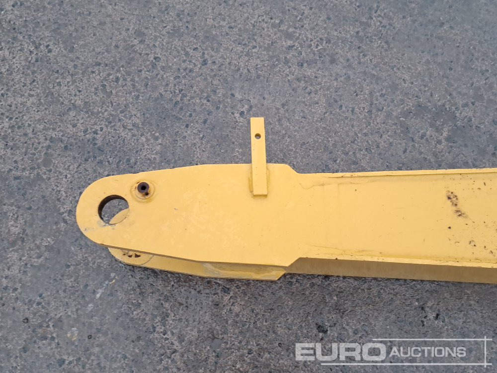 Boom 45mm Pins to suit CAT 5 Ton Excavator (Damaged) - Spare parts: picture 5 Boom 45mm Pins to suit CAT 5 Ton Excavator (Damaged) - Spare parts: picture 5