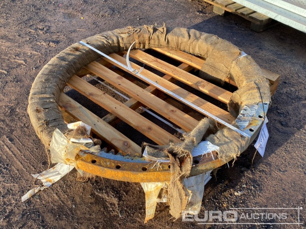 Unused Slew Ring to suit Hitachi ZX210 - Spare parts: picture 1 Unused Slew Ring to suit Hitachi ZX210 - Spare parts: picture 1