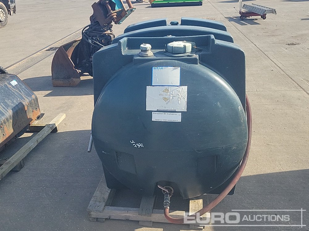 Titan Static Plastic Oil Bowser - Storage tank: picture 4 Titan Static Plastic Oil Bowser - Storage tank: picture 4