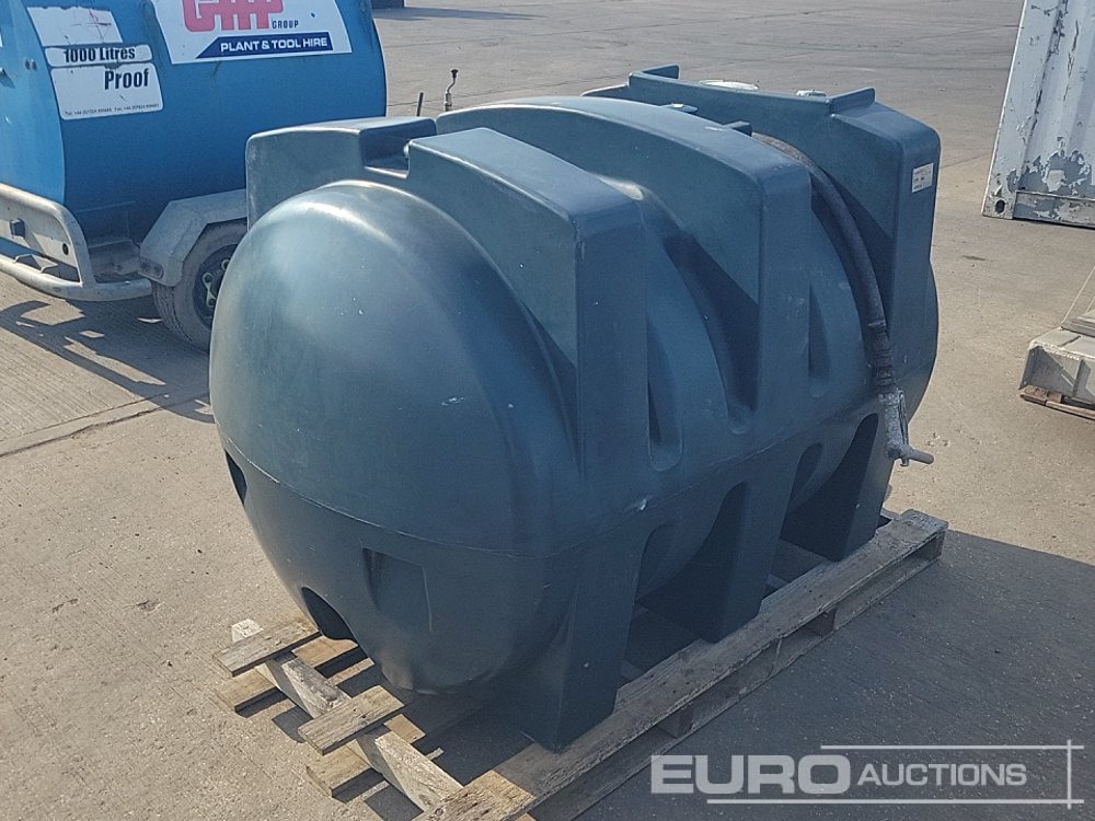 Titan Static Plastic Oil Bowser - Storage tank: picture 1 Titan Static Plastic Oil Bowser - Storage tank: picture 1