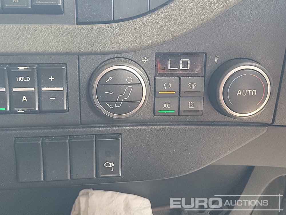 Tractor unit Volvo FH: picture 37