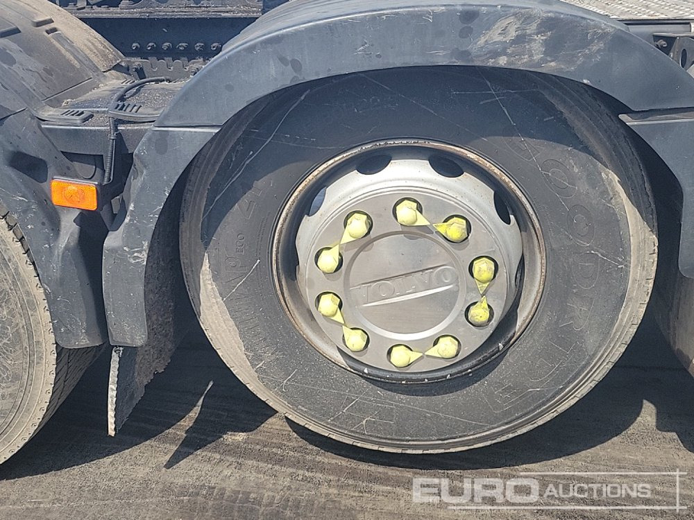 Tractor unit Volvo FH: picture 13