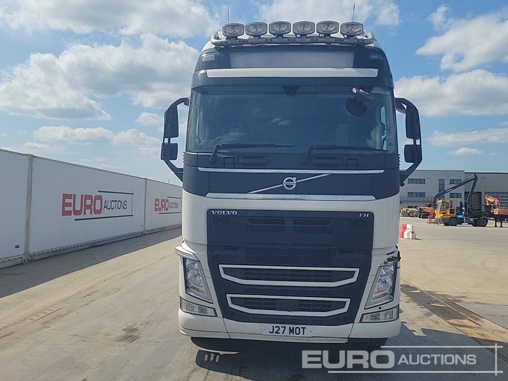 Tractor unit Volvo FH: picture 8