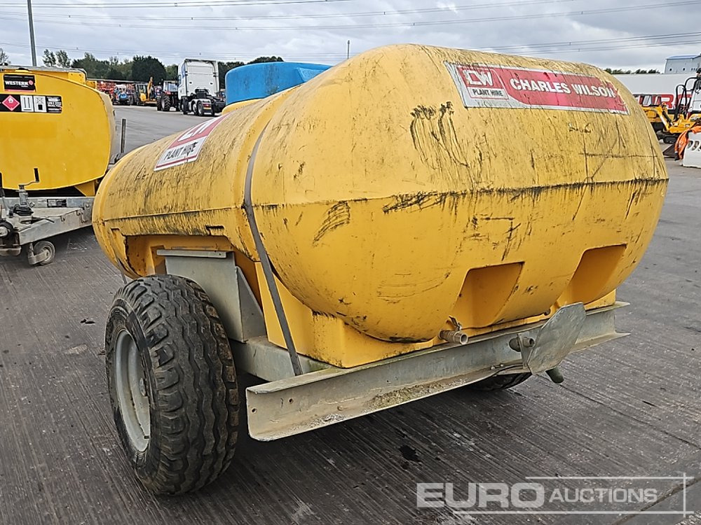 Trailer Engineering Single Axle Plastic Water Bowser, Honda Engine, Dust Suppression Unit - Storage tank: picture 3 Trailer Engineering Single Axle Plastic Water Bowser, Honda Engine, Dust Suppression Unit - Storage tank: picture 3