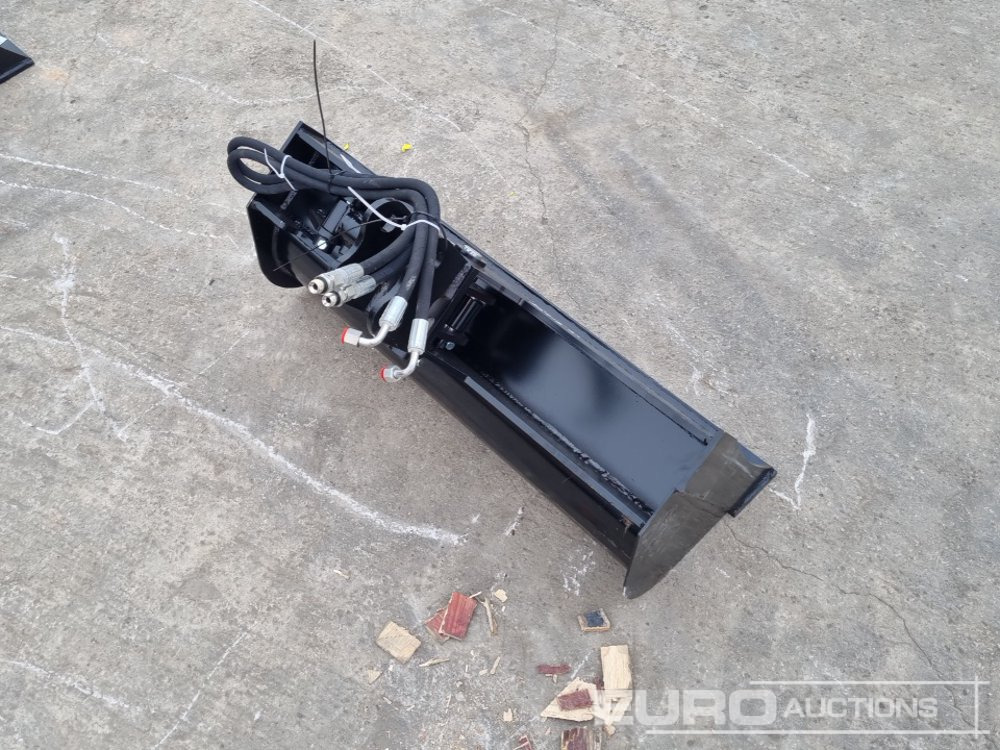 Unused 2025 Captok 32" Hydraulic Tilting Bucket 25mm Pin to suit Mini Excavator - Bucket: picture 5 Unused 2025 Captok 32" Hydraulic Tilting Bucket 25mm Pin to suit Mini Excavator - Bucket: picture 5
