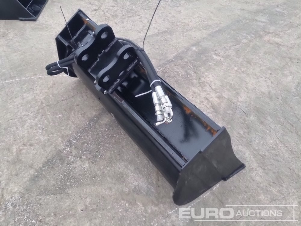 Unused 2025 Captok 32" Hydraulic Tilting Bucket 25mm Pin to suit Mini Excavator - Bucket: picture 5 Unused 2025 Captok 32" Hydraulic Tilting Bucket 25mm Pin to suit Mini Excavator - Bucket: picture 5