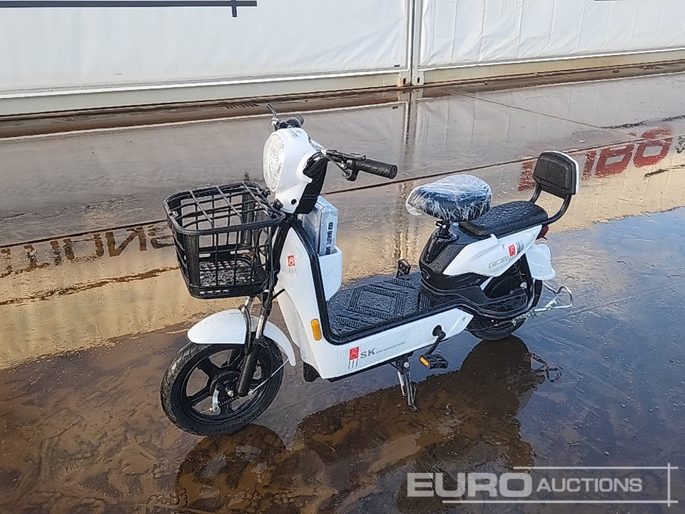 Unused 2025 SK8 Electric Bicycle - Golf cart: picture 1 Unused 2025 SK8 Electric Bicycle - Golf cart: picture 1