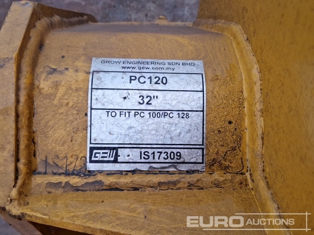 New Bucket Unused 36" Digging Bucket 60mm Pin to suit 10 Ton Excavator: picture 13