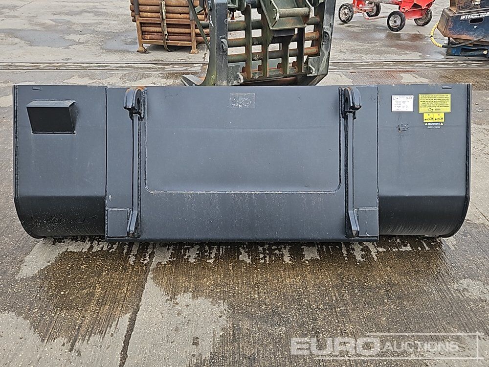 Unused Rhinox 90" Loading Bucket to suit Telehandler - Bucket: picture 4 Unused Rhinox 90" Loading Bucket to suit Telehandler - Bucket: picture 4